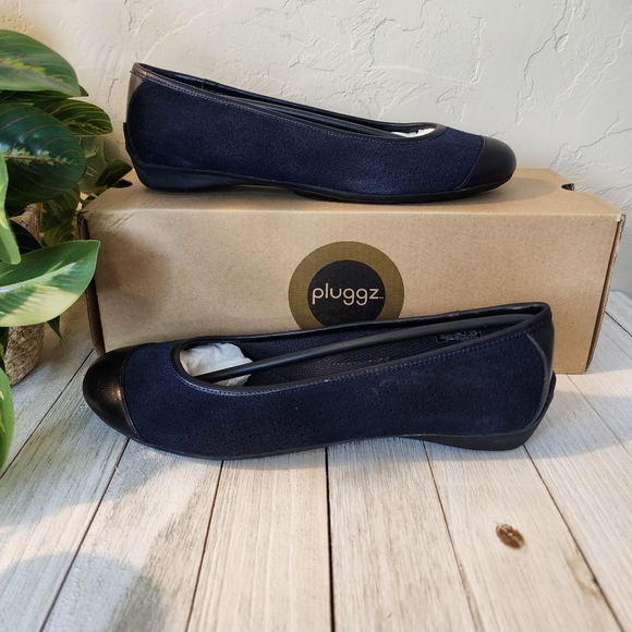 Pluggz Isis Navy Suede Ballet Flats NIB Size 6 - Picture 3 of 14